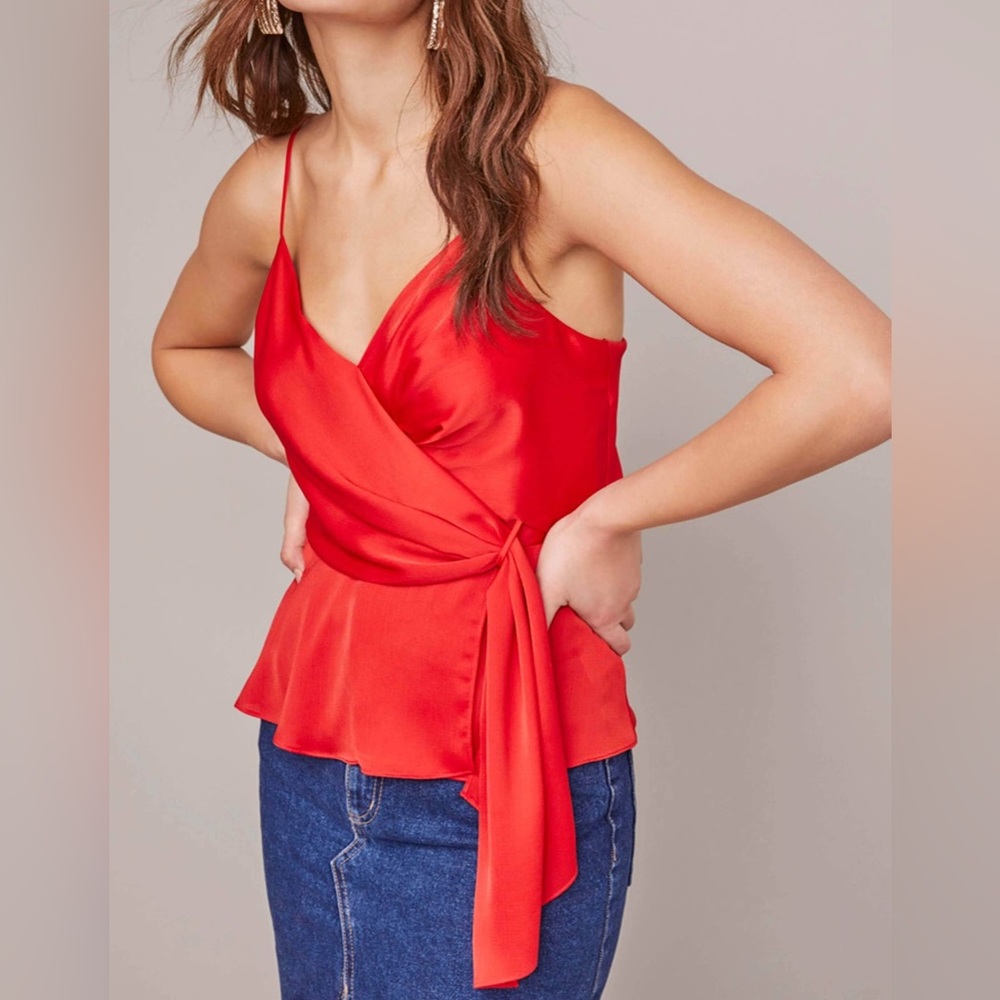 Women’s ASTR The Label Red Nile wrap top size S